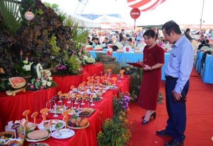 Hội thi bánh dân gian Nam Bộ - An Giang 2024 xác lập kỷ lục với 100 món bánh từ thốt nốt