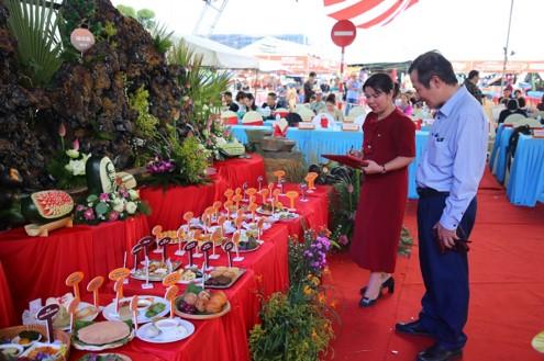 Hội thi bánh dân gian Nam Bộ - An Giang 2024 xác lập kỷ lục với 100 món bánh từ thốt nốt